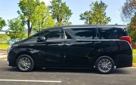 Toyota Alphard III, 2022 год, 4 680 888 рублей, 4 фотография