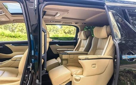 Toyota Alphard III, 2022 год, 4 680 888 рублей, 28 фотография