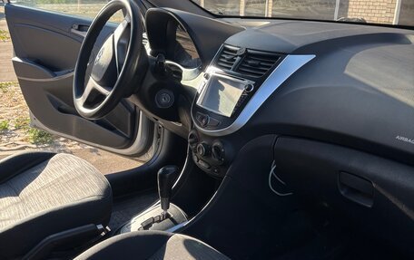 Hyundai Solaris II рестайлинг, 2016 год, 890 000 рублей, 5 фотография