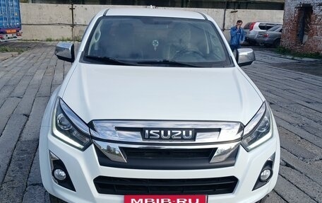 Isuzu D-Max II, 2019 год, 2 999 999 рублей, 2 фотография