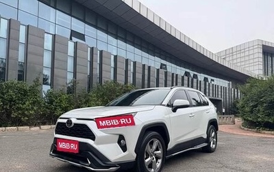 Toyota RAV4, 2021 год, 2 630 000 рублей, 1 фотография