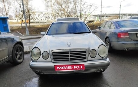 Mercedes-Benz E-Класс, 1998 год, 800 000 рублей, 13 фотография