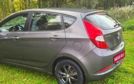 Hyundai Solaris II рестайлинг, 2015 год, 1 100 000 рублей, 7 фотография