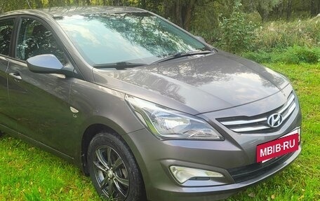 Hyundai Solaris II рестайлинг, 2015 год, 1 100 000 рублей, 4 фотография