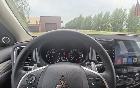 Mitsubishi Outlander III рестайлинг 3, 2013 год, 1 575 000 рублей, 7 фотография