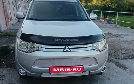 Mitsubishi Outlander III рестайлинг 3, 2013 год, 1 575 000 рублей, 1 фотография