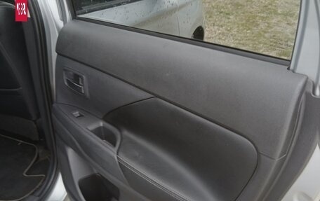 Mitsubishi Outlander III рестайлинг 3, 2013 год, 1 575 000 рублей, 11 фотография