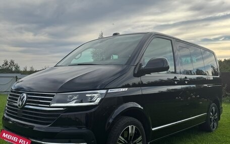 Volkswagen Multivan T6 рестайлинг, 2020 год, 6 999 999 рублей, 2 фотография