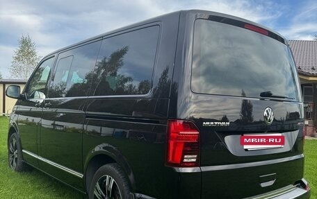 Volkswagen Multivan T6 рестайлинг, 2020 год, 6 999 999 рублей, 7 фотография