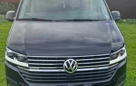 Volkswagen Multivan T6 рестайлинг, 2020 год, 6 999 999 рублей, 6 фотография