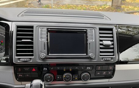 Volkswagen Multivan T6 рестайлинг, 2019 год, 5 700 000 рублей, 11 фотография