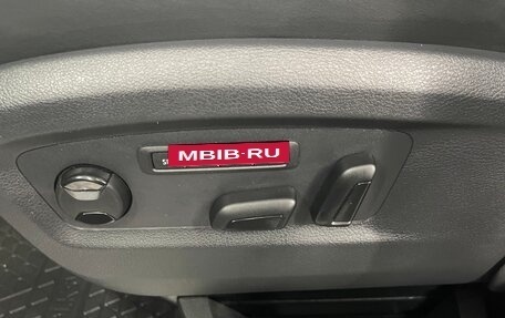 Volkswagen Multivan T6 рестайлинг, 2019 год, 5 700 000 рублей, 8 фотография