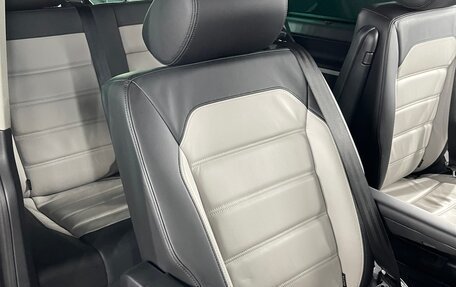 Volkswagen Multivan T6 рестайлинг, 2019 год, 5 700 000 рублей, 16 фотография