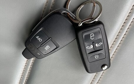 Volkswagen Multivan T6 рестайлинг, 2019 год, 5 700 000 рублей, 17 фотография