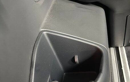 Volkswagen Multivan T6 рестайлинг, 2019 год, 5 700 000 рублей, 23 фотография