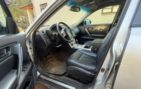 Infiniti FX I, 2005 год, 780 000 рублей, 10 фотография