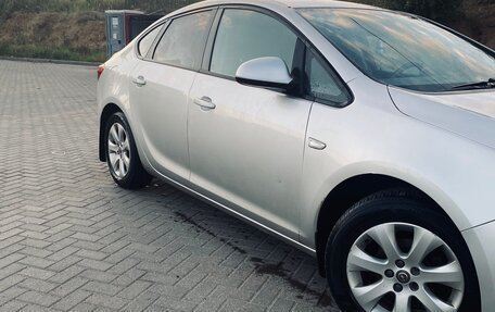 Opel Astra J, 2014 год, 900 000 рублей, 5 фотография