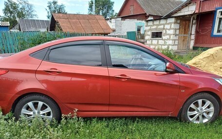Hyundai Solaris II рестайлинг, 2013 год, 790 000 рублей, 2 фотография