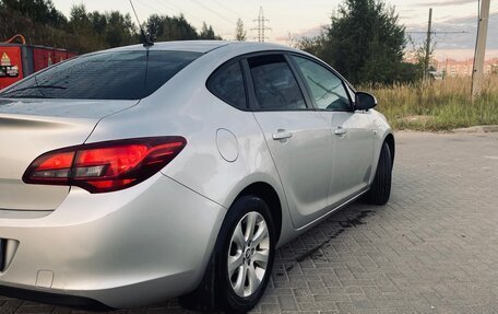 Opel Astra J, 2014 год, 900 000 рублей, 6 фотография
