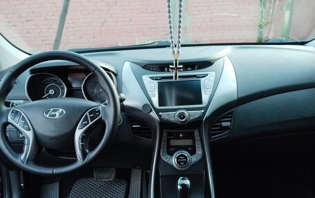 Hyundai Elantra V, 2013 год, 949 000 рублей, 8 фотография
