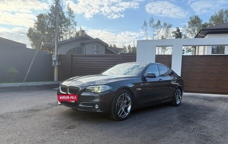 BMW 5 серия, 2015 год, 2 100 000 рублей, 2 фотография