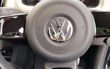 Volkswagen up! I рестайлинг, 2013 год, 920 000 рублей, 14 фотография