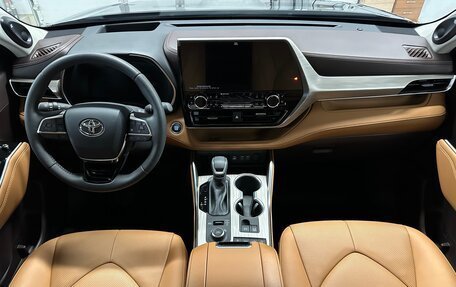 Toyota Highlander, 2025 год, 5 399 000 рублей, 21 фотография
