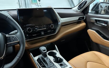 Toyota Highlander, 2025 год, 5 399 000 рублей, 26 фотография