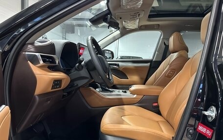 Toyota Highlander, 2025 год, 5 399 000 рублей, 24 фотография