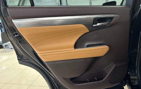 Toyota Highlander, 2025 год, 5 399 000 рублей, 30 фотография