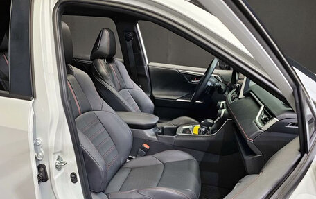 Toyota RAV4, 2023 год, 3 991 374 рублей, 13 фотография