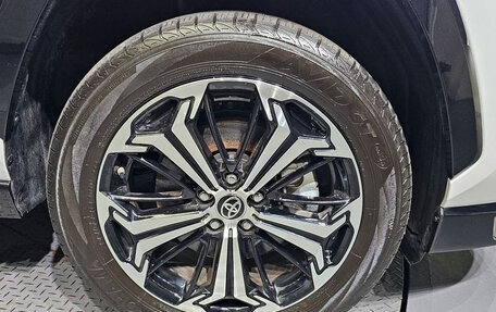 Toyota RAV4, 2023 год, 3 991 374 рублей, 20 фотография