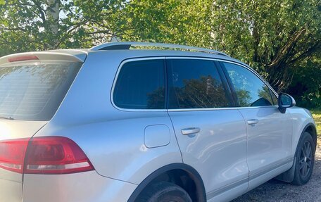 Volkswagen Touareg III, 2011 год, 1 790 000 рублей, 3 фотография