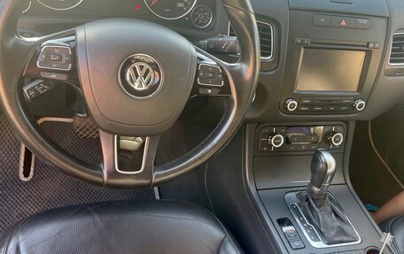 Volkswagen Touareg III, 2011 год, 1 790 000 рублей, 8 фотография