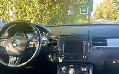 Volkswagen Touareg III, 2011 год, 1 790 000 рублей, 6 фотография