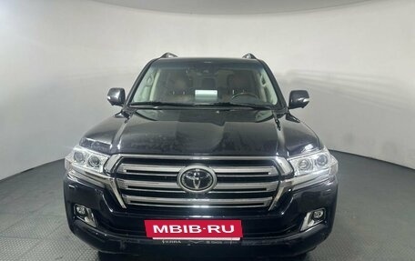 Toyota Land Cruiser 200, 2019 год, 6 200 000 рублей, 2 фотография