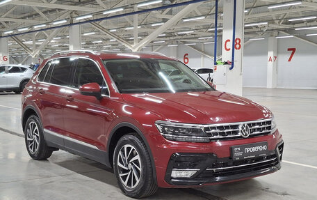 Volkswagen Tiguan II, 2018 год, 2 250 000 рублей, 3 фотография