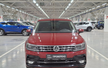 Volkswagen Tiguan II, 2018 год, 2 250 000 рублей, 2 фотография