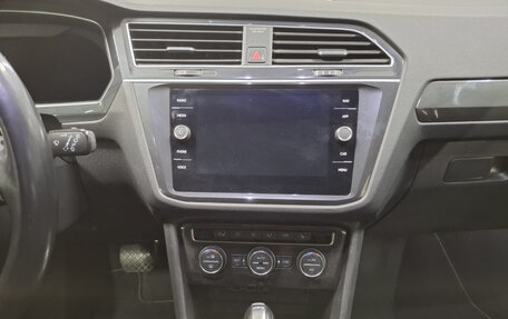 Volkswagen Tiguan II, 2018 год, 2 250 000 рублей, 15 фотография