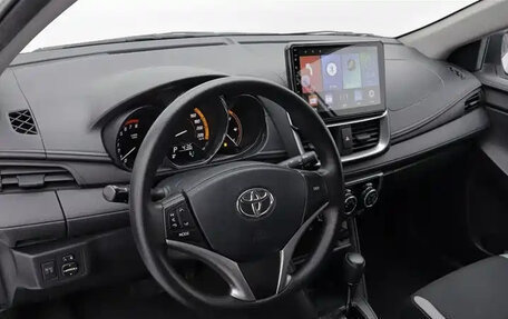 Toyota Yaris XP150 рестайлинг, 2022 год, 1 180 085 рублей, 10 фотография