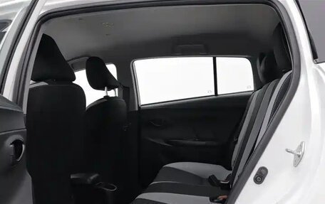 Toyota Yaris XP150 рестайлинг, 2022 год, 1 180 085 рублей, 14 фотография