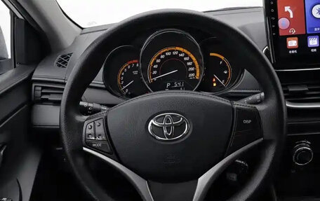 Toyota Yaris XP150 рестайлинг, 2022 год, 1 180 085 рублей, 23 фотография