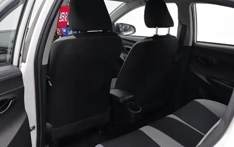 Toyota Yaris XP150 рестайлинг, 2022 год, 1 180 085 рублей, 19 фотография