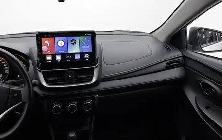 Toyota Yaris XP150 рестайлинг, 2022 год, 1 180 085 рублей, 26 фотография