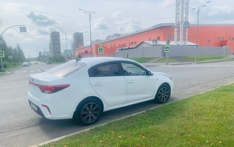 KIA Rio IV, 2019 год, 950 000 рублей, 2 фотография