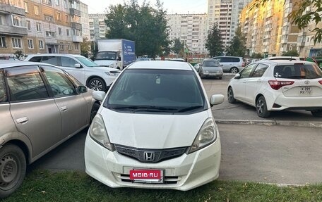 Honda Fit III, 2011 год, 580 000 рублей, 2 фотография
