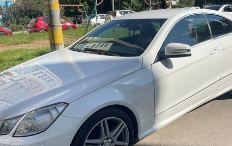 Mercedes-Benz E-Класс, 2012 год, 1 600 000 рублей, 3 фотография