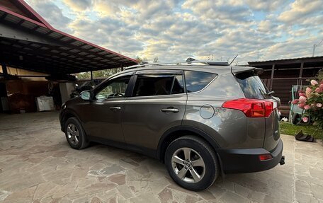 Toyota RAV4, 2015 год, 2 200 000 рублей, 4 фотография