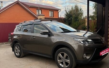 Toyota RAV4, 2015 год, 2 200 000 рублей, 2 фотография