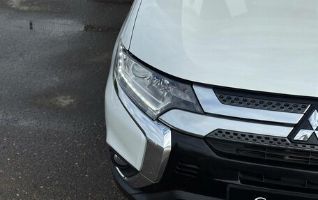 Mitsubishi Outlander III рестайлинг 3, 2019 год, 1 650 000 рублей, 9 фотография